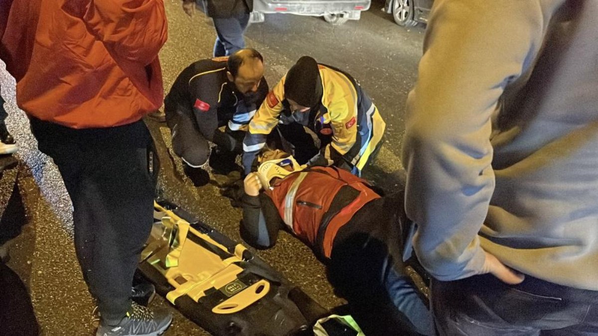 Düzce’de motosiklet sürücüsü sokak köpeğine çarpmamak için kaza yaptı