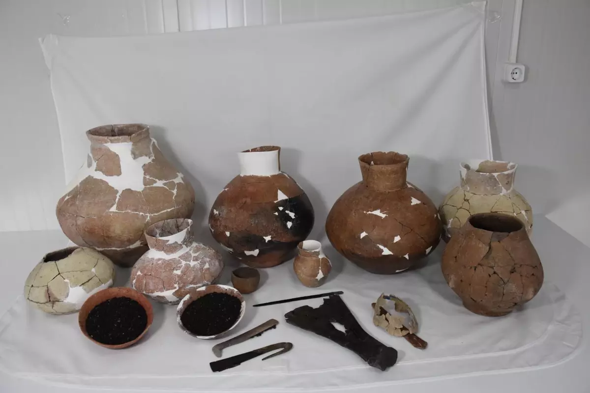 İzmir’de 7 Bin 800 Yıl Öncesine Ait Kazılarda İlginç Buluntular