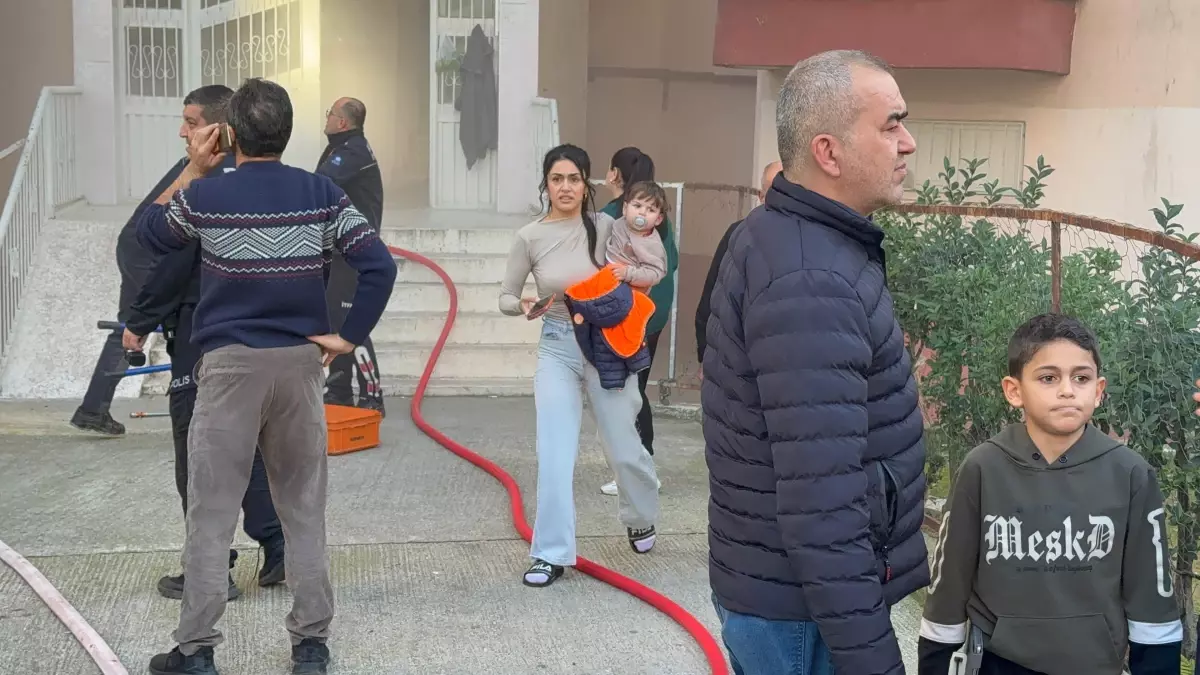 Antalya’da 9 Katlı Apartmanda Yangın Paniği