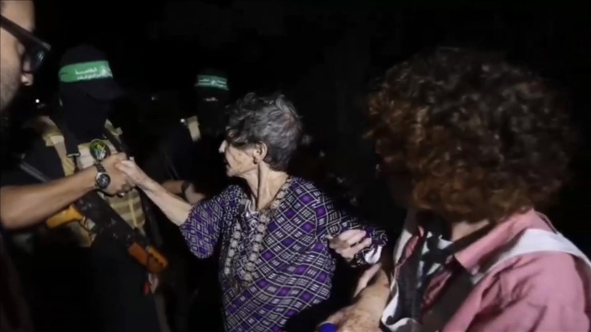 İsrailli esir yakınlarından Hamas’ın “kum saati” hediyesine yorum