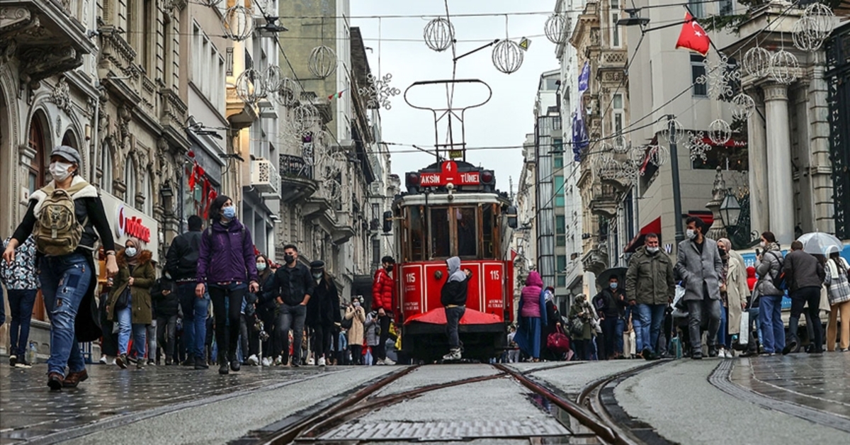 İstiklal Caddesi’nde kapatıldığı yönünde polis anonsları yapıldı